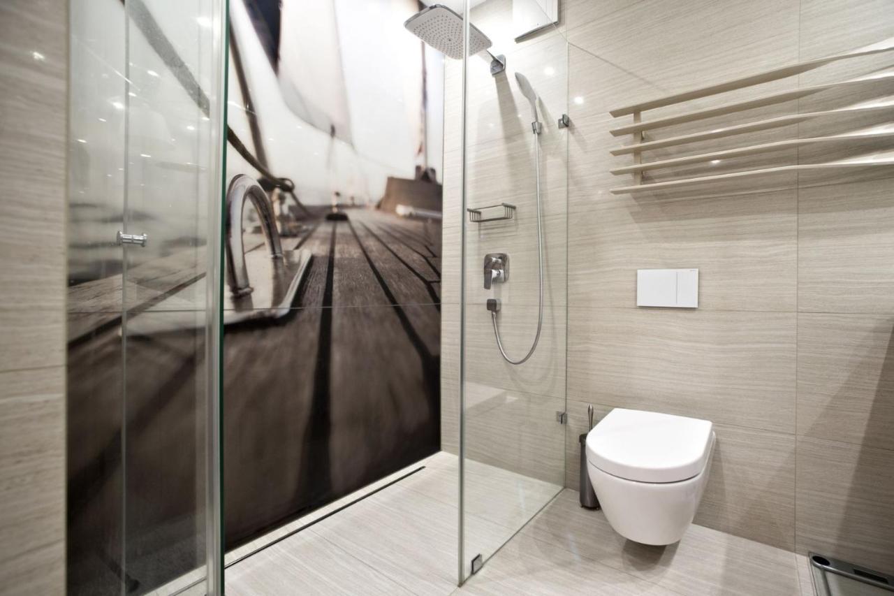 Triton Park Accommodation By P&O Serviced Apartments Varşova Dış mekan fotoğraf