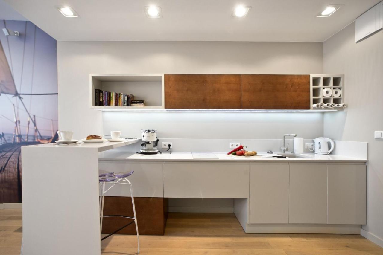 Triton Park Accommodation By P&O Serviced Apartments Varşova Dış mekan fotoğraf