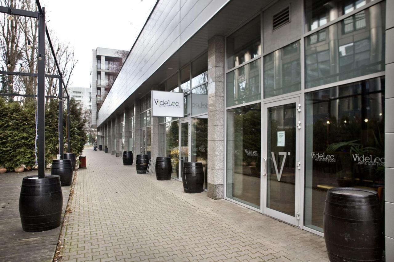 Triton Park Accommodation By P&O Serviced Apartments Varşova Dış mekan fotoğraf