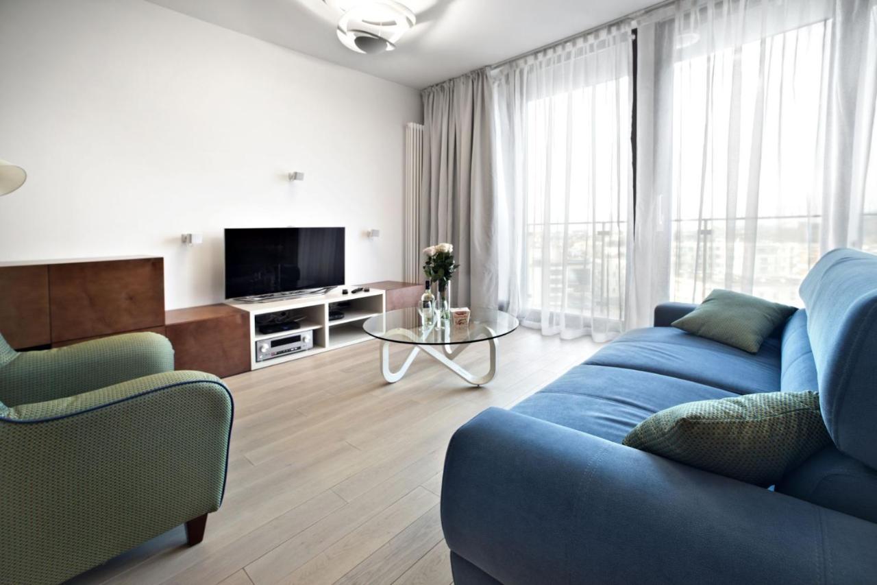 Triton Park Accommodation By P&O Serviced Apartments Varşova Dış mekan fotoğraf